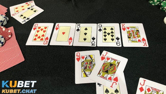 Ưu điểm nổi trội của Flush Poker là gì